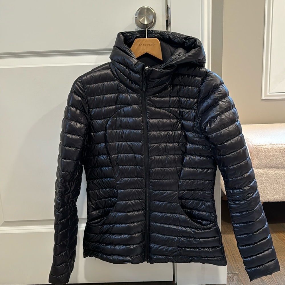 COPY - Lululemon Women’s Black Packable light Puffer Jacket, sz 6